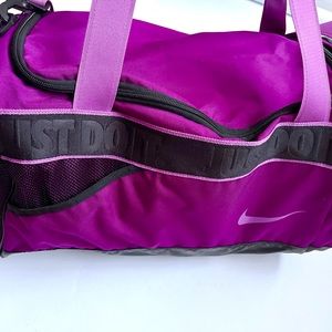 ❤️SOLD❤️ NIKE SPORT BAG